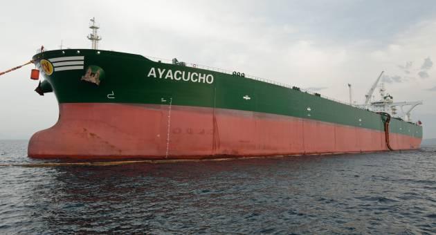 Tanquero Ayacucho, del tipo VLCC, propiedad de la CV Shipping, empresa mista entre la CNOC y Pdvsa, con sede en Singapur. Foto AVN