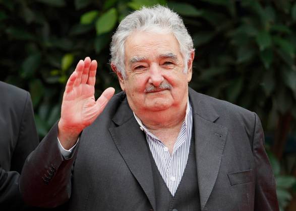 El presidente de Uruguay, José Mujica, a su llegada a la cumbre G77+ China en Santa Cruz de la Sierra, Bolivia