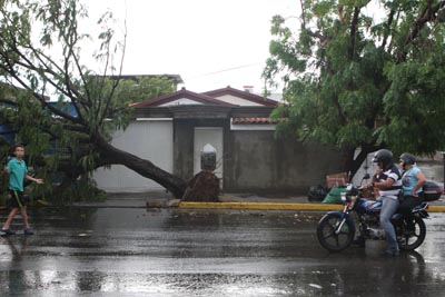 1-5JNlluvia10082014CasaIglesiaFATIMA01.jpg