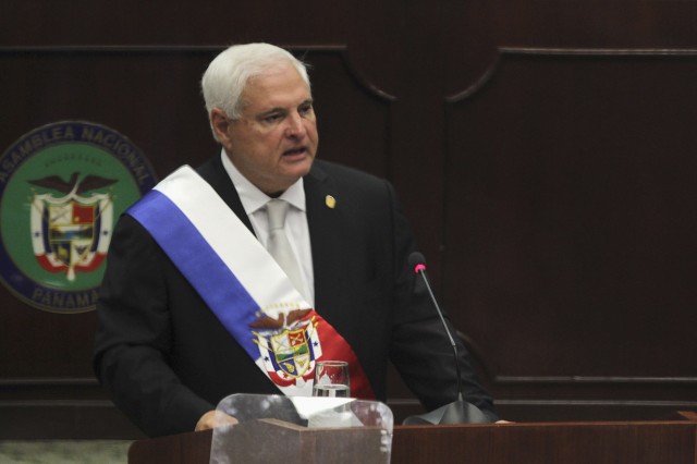 Presidente de Panamá viaja a Venezuela a cobrar deudas