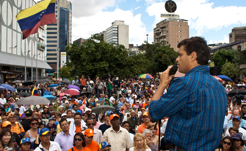 Leopoldo López: Los venezolanos no estamos rodilla en tierra