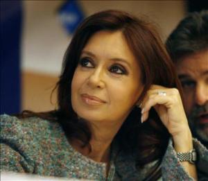 Cristina Kirchner pide devolución de Malvinas en una carta abierta a Cameron
