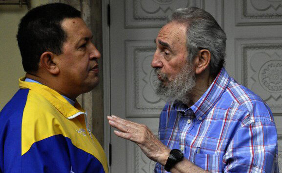 Chávez y la brujería: cómo Castro llenó Venezuela de espías-babalawos
