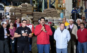 AFP: Chavistas cierran filas al aproximarse fecha de juramentación con Chávez grave