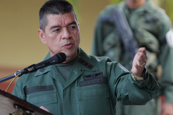 Barrientos pide a los “antiimperialistas” de oposición dejar fuera de la política a la FAN