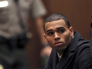 Chris Brown se salva de otro juicio