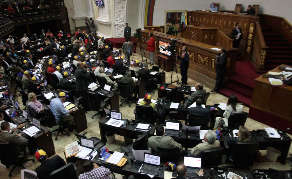 Tania Díaz: Sesiones serán retomadas luego de que se establezcan acuerdos