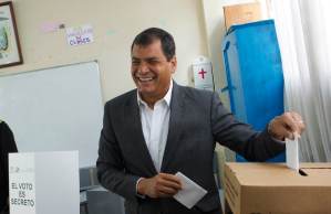 Ganó Rafael Correa según encuestas a boca de urna