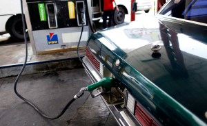 Gobierno venezolano rompe tabú y abre debate sobre la gasolina “regalada”