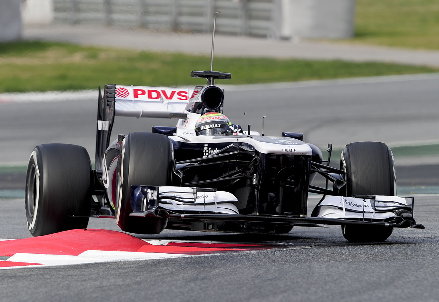 Pastor Maldonado espera condiciones difíciles en carrera de Bahréin