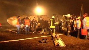 Al menos cinco muertos tras aterrizaje de emergencia de un avión en Ucrania