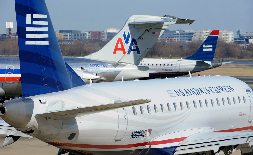 American Airlines y US Airways se fusionan y crean la mayor aerolínea