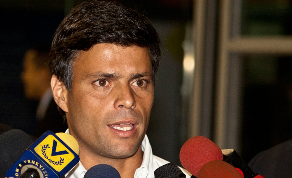 Leopoldo López denuncia que ha arreciado la persecución en su contra
