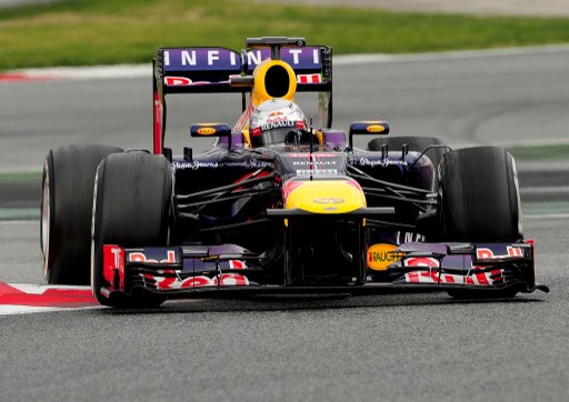 Vettel renueva con Red Bull hasta finales de 2015
