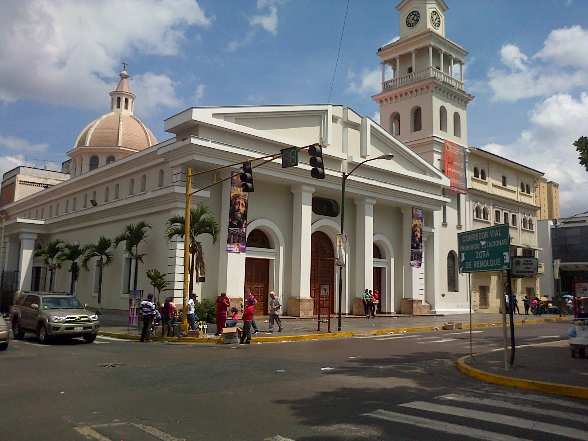 Fundación Los Teques realizó donativos a las iglesias de la capital mirandina