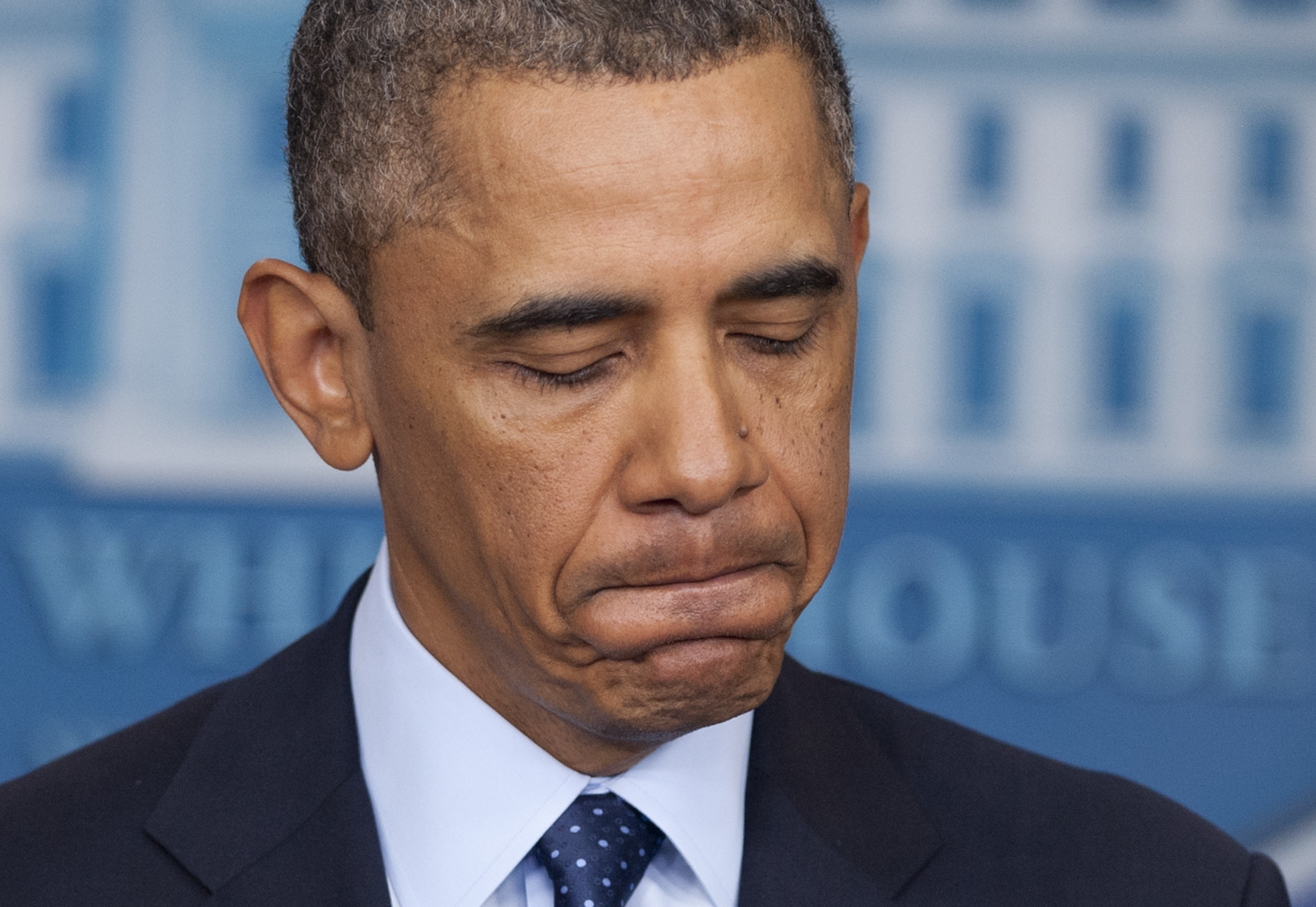 Obama rinde homenaje a víctimas de explosión de fábrica en Texas