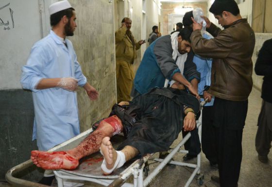 Al menos 4 muertos en un atentado suicida cerca de un hospital en Pakistán
