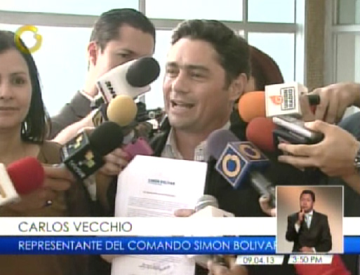 Comando Simón Bolívar entregó acta con firma de Capriles donde asegura respetar los resultados el 14A