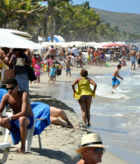 Exigen seguridad permanente en playas turísticas