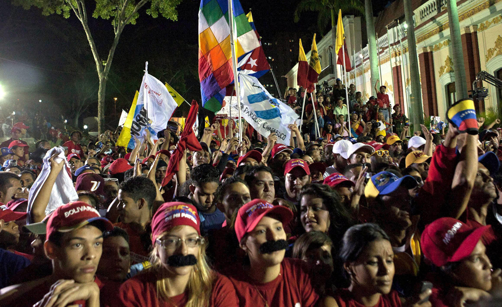 Desconcertado, Maduro clama victoria ante los seguidores de Chávez (Video)