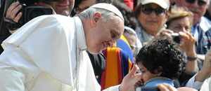 Papa Francisco oficia su primera misa en español