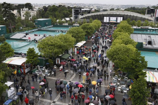 La lluvia permite reanudar el torneo de Roland Garros