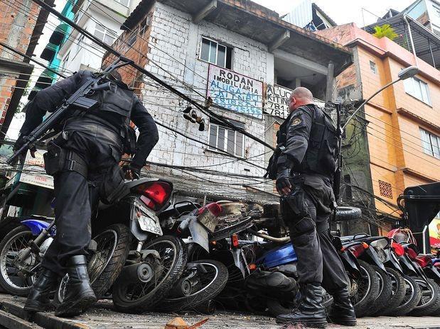 Policía de Brasil asesinó a niño de 10 años por robar un carro