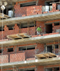 Sector construcción podría convocar paro nacional