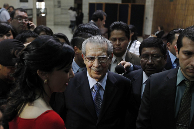 Exdictador guatemalteco seguirá internado en hospital militar