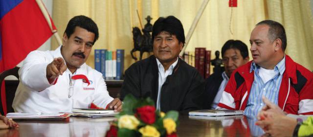Maduro y Morales rechazan políticas de EEUU