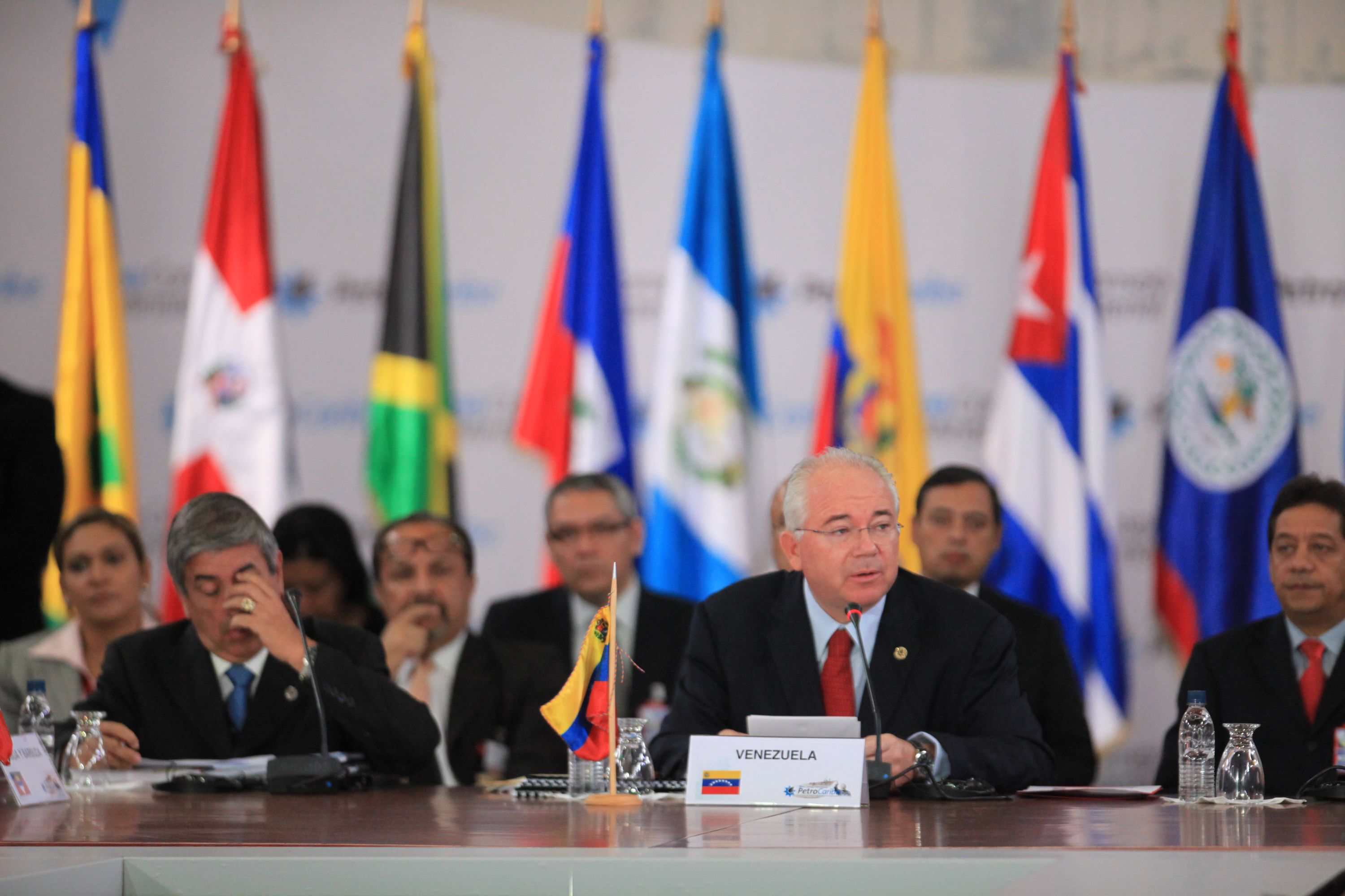 Inicia en Caracas IX cumbre de Petrocaribe con presencia de 18 países invitados