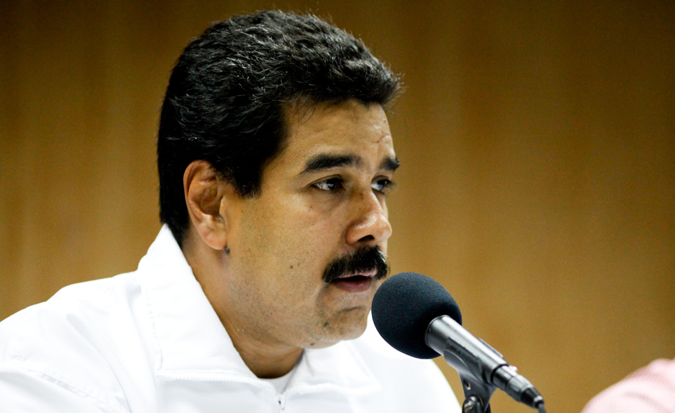 ¿Misión Ribas?: Le gritan a Maduro que las casas no sirven y el presidente se escuda en sus invitados
