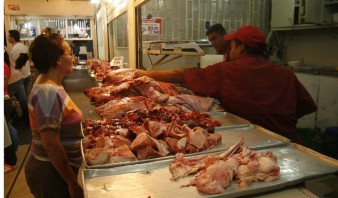 Expendedores de carne suspenden paralización tras reunión con Indepabis