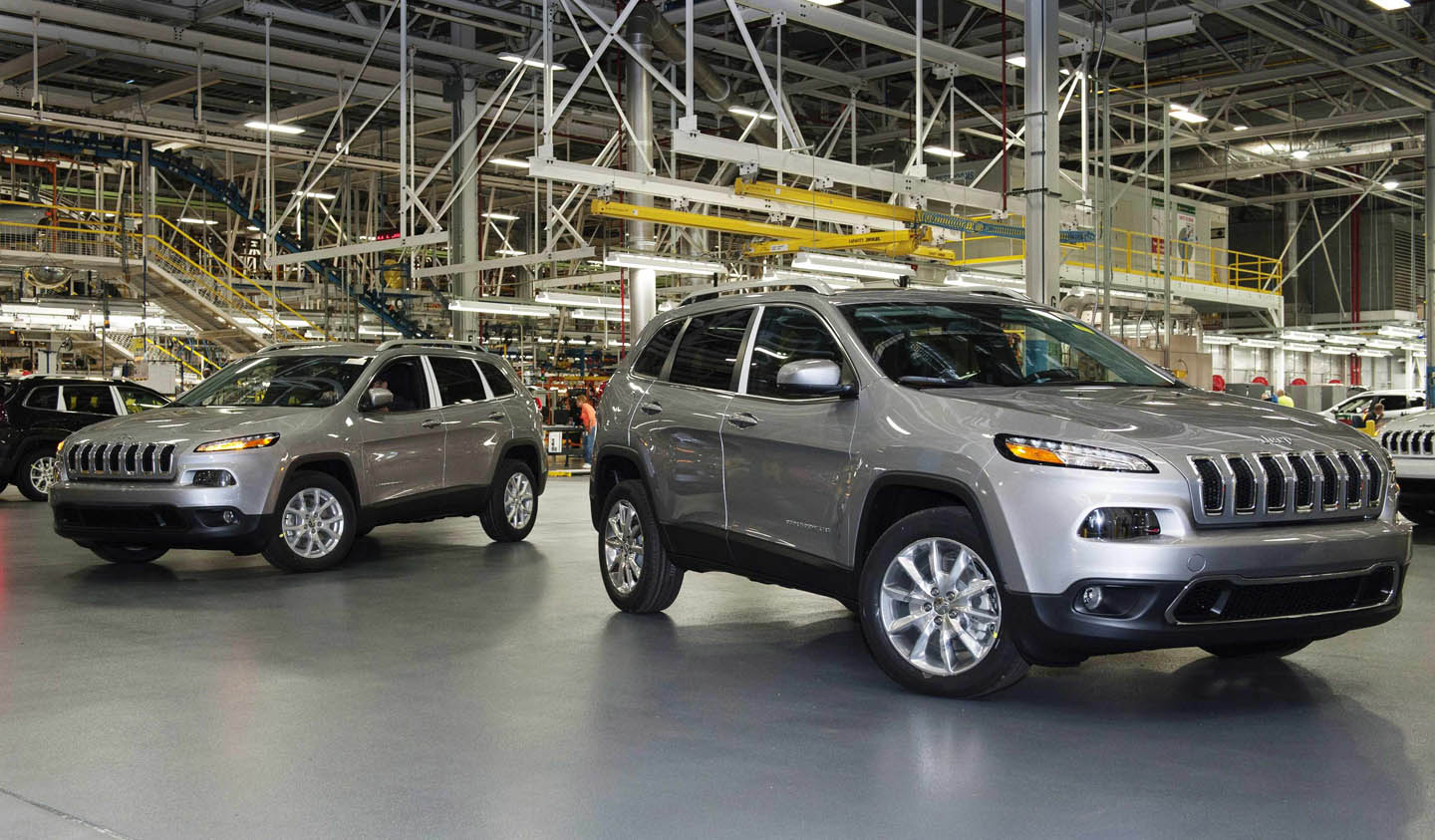 Chrysler llama a revisión a más de 180 mil vehículos por un problema con los airbags