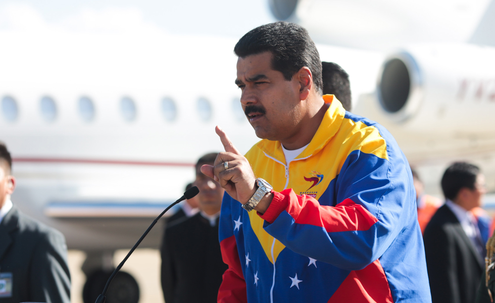 Maduro asegura que podrían revisar avión de Rajoy por “si tiene el dinero que le roban a los españoles” (Video)