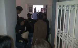 Se desconocen razones del allanamiento en residencia de Óscar López (Fotos)