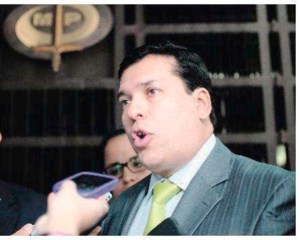 Abelardo Díaz: Por culpa de Cilia Flores y Pedro Carreño no se ha podido aprobar Ley anticorrupción