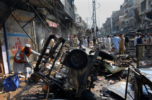 Diez muertos y 70 desaparecidos tras derrumbe en Pakistán
