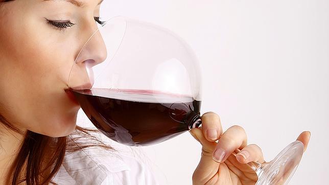 ¿Una copa de vino reduce la depresión?