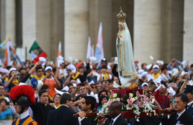 El Papa fustiga “la cultura de lo provisional” ante la Virgen de Fátima
