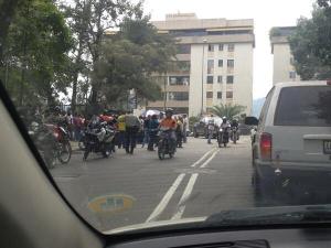 Protesta en Macaracuay por falta de agua (Foto)