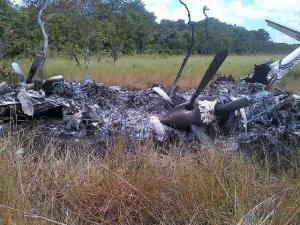 Así quedó un avión “incursor” en Apure, “inmovilizado” por un F16 (Foto)