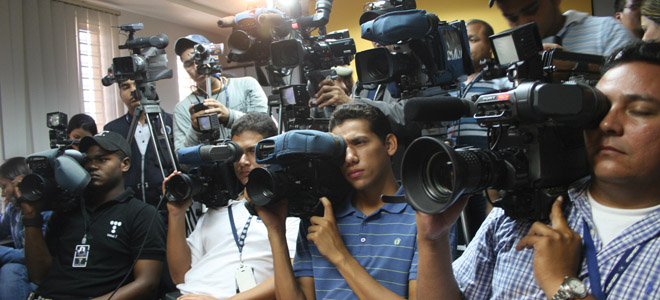 Ministerio de Comunicación negó acreditación de medios internacionales para juramentación de Maduro