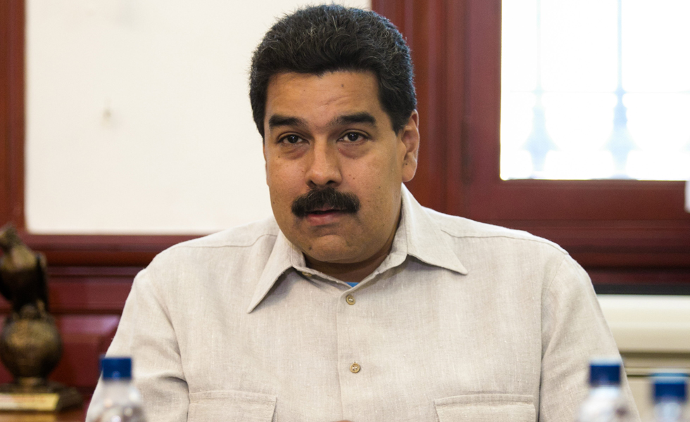 Maduro acusa de “violentos” a los periodistas detenidos del diario 2001