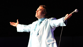 El show de Juan Gabriel en Puerto Ordaz cambia de lugar