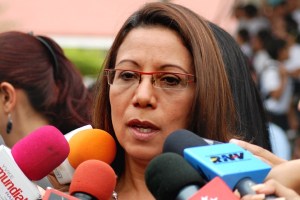 Tania Díaz será la encargada de explicarle a Cala cómo es que la TV es culpable de la violencia en Venezuela