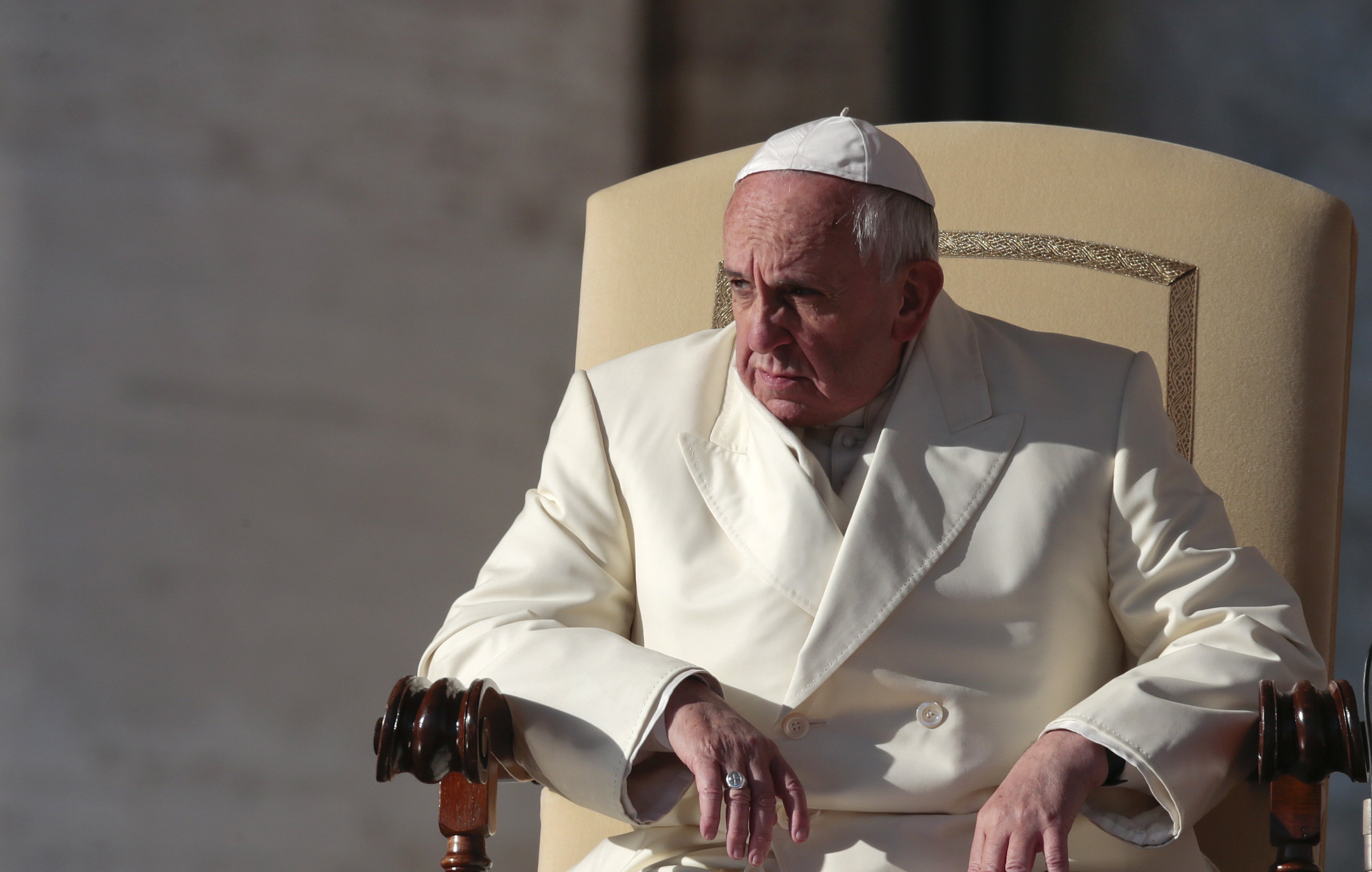 El Papa pide a la Curia romana que eviten chismes pues dañan el trabajo