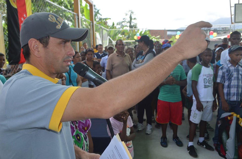 Capriles cuestiona efecto del Sistema Biométrico ante la escasez