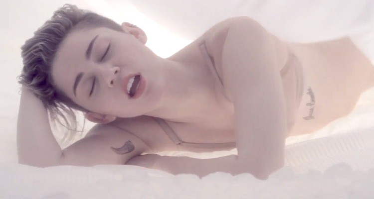 El nuevo video de Miley cyrus se parece a la película XXX de Paris Hilton