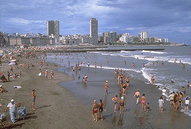 Argentinos inician su éxodo navideño a la costa